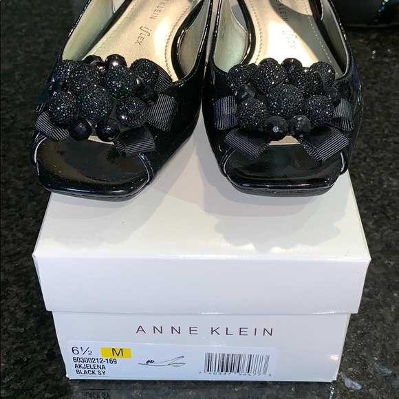 Anne Klein Shoes - Anne Klein “iFlex” Black Peeptoe Slingbacks